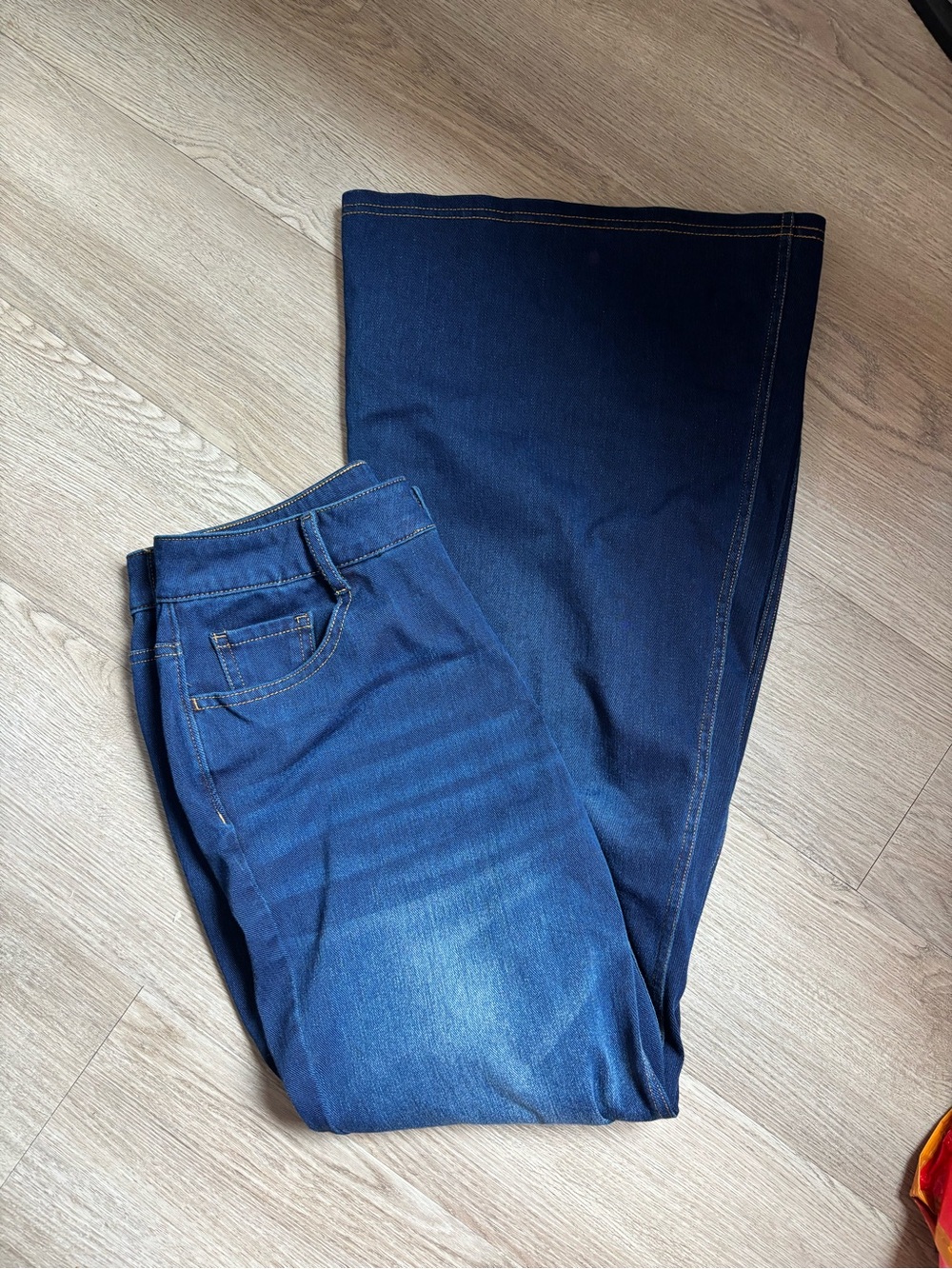 HALARA Flare Stretch Jeans in Dark Blue Denim